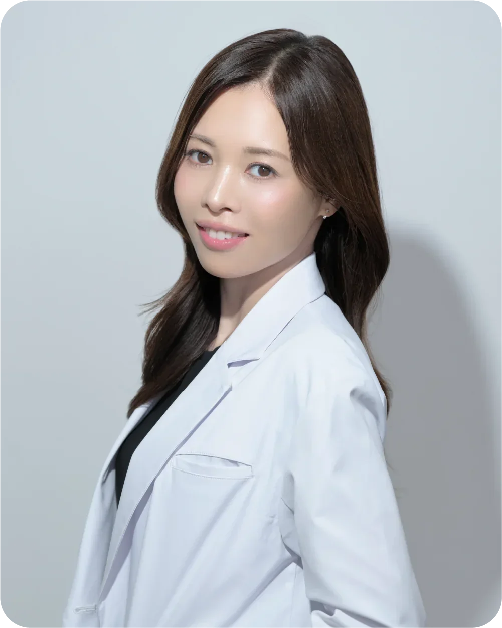 院長 伊賀佐紀