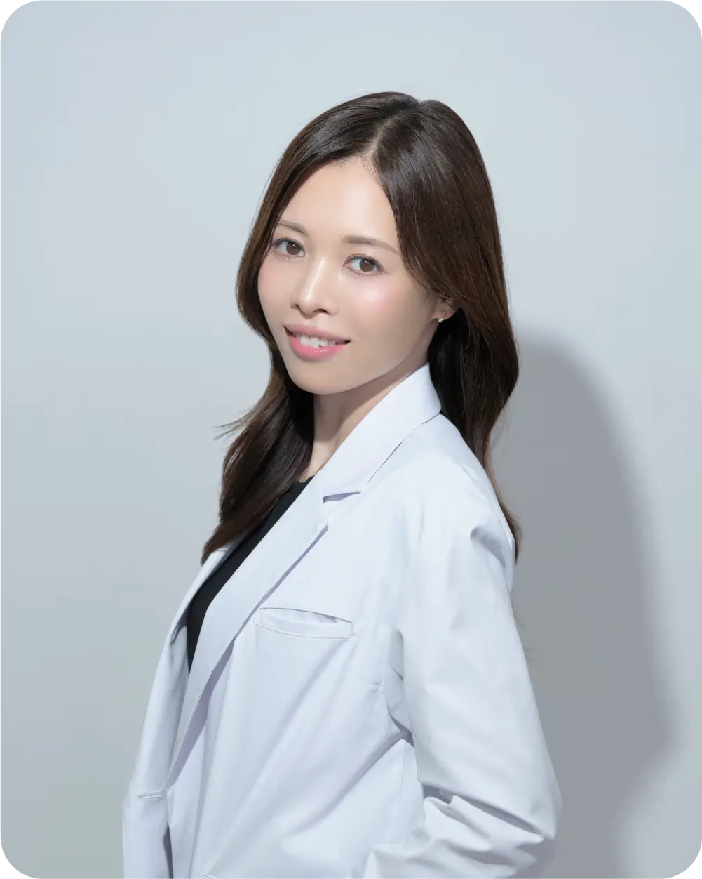 院長 伊賀佐紀